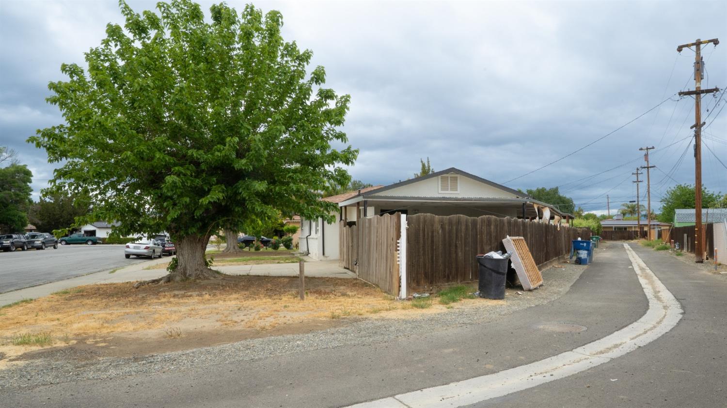 123 Roosevelt St, Coalinga, CA 93210