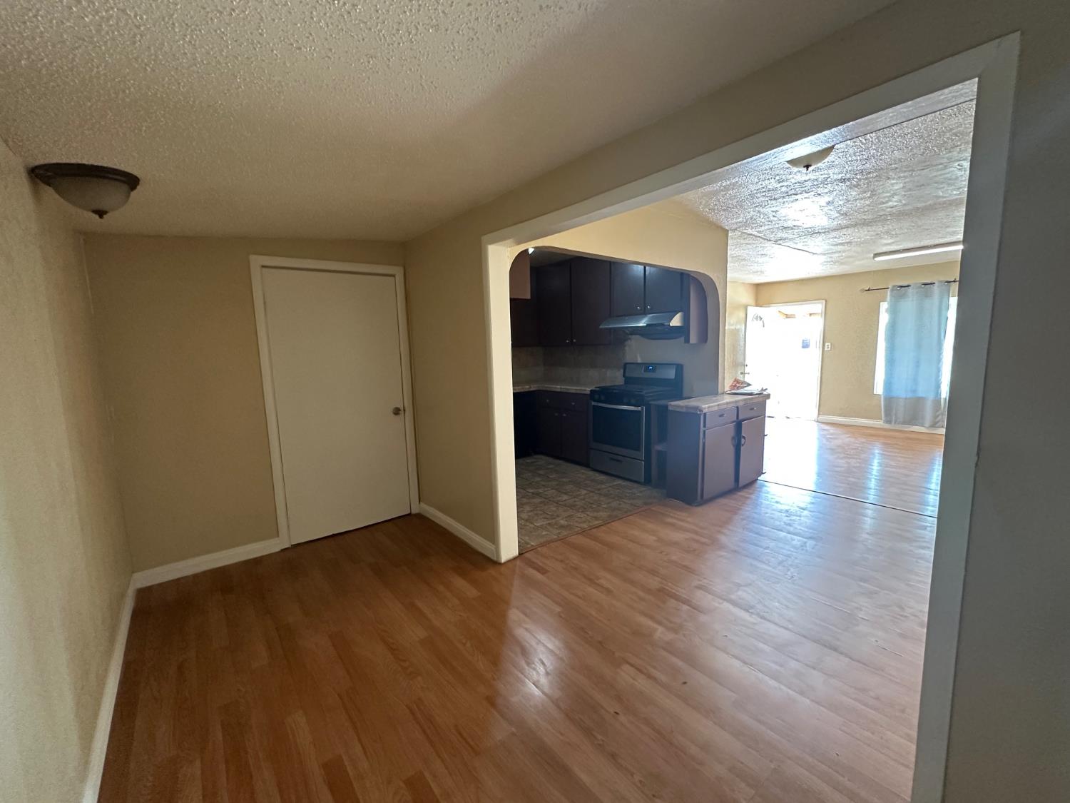 410 S Hughes Ave, Fresno, CA 93706