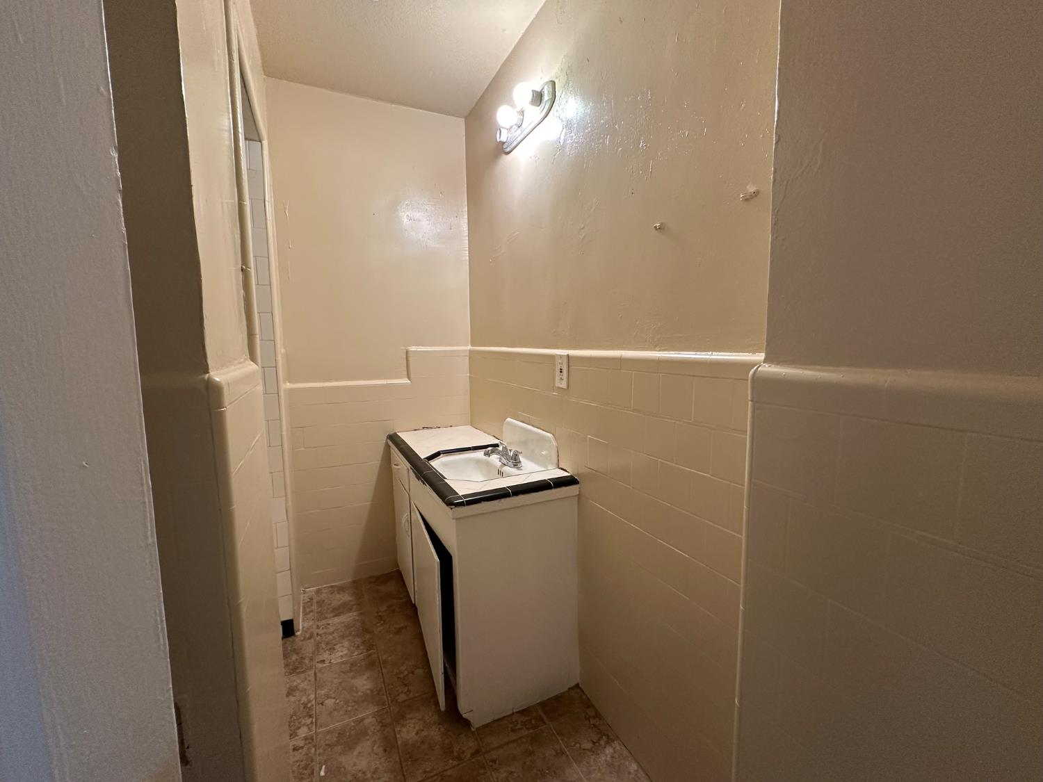 410 S Hughes Ave, Fresno, CA 93706