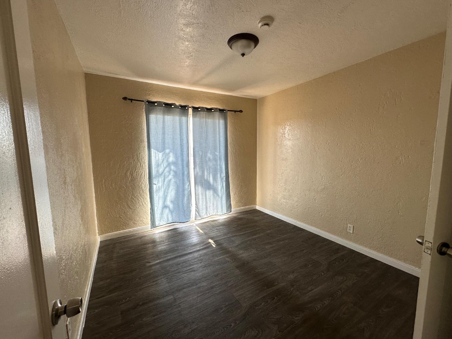 410 S Hughes Ave, Fresno, CA 93706