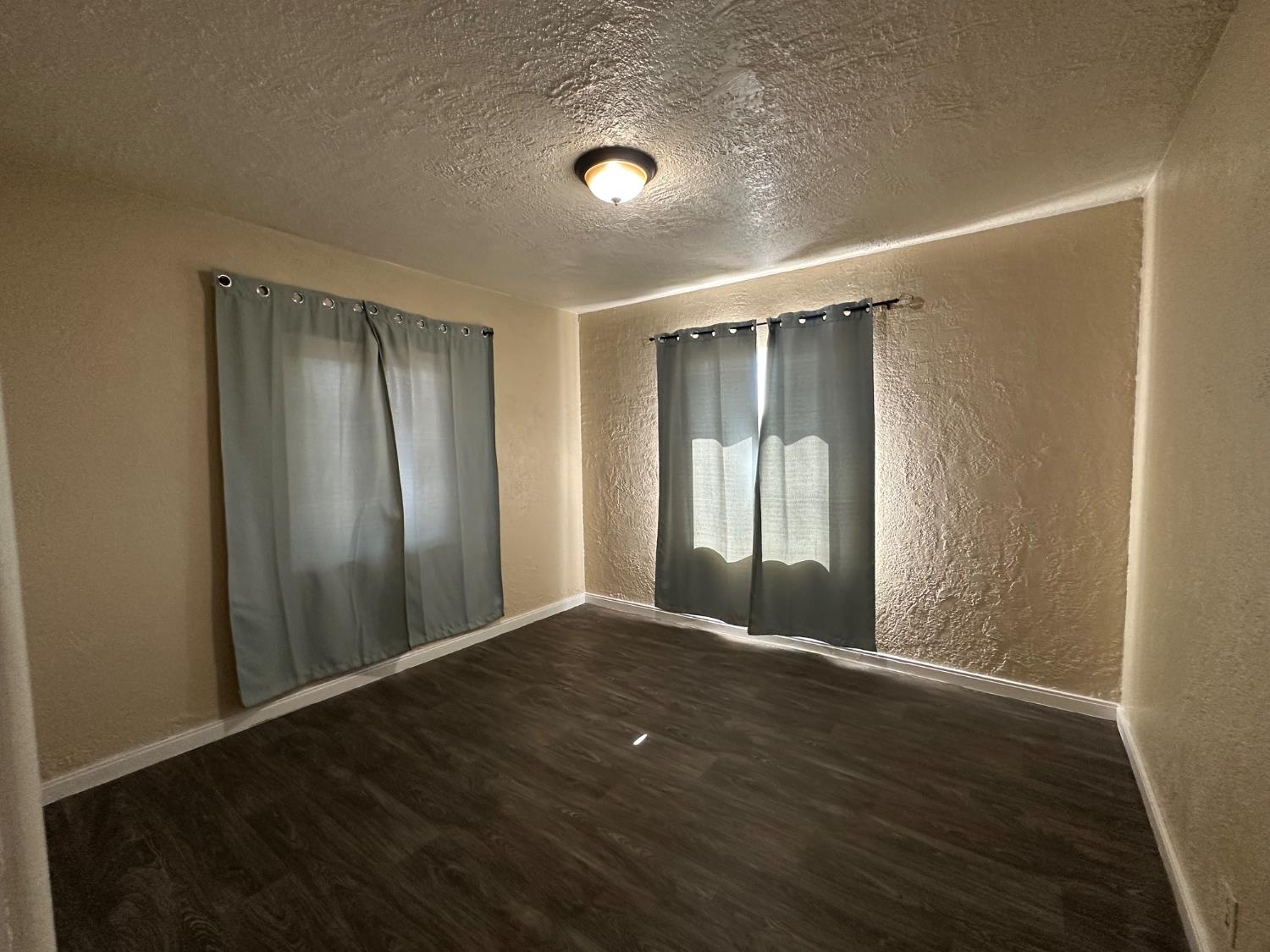 410 S Hughes Ave, Fresno, CA 93706