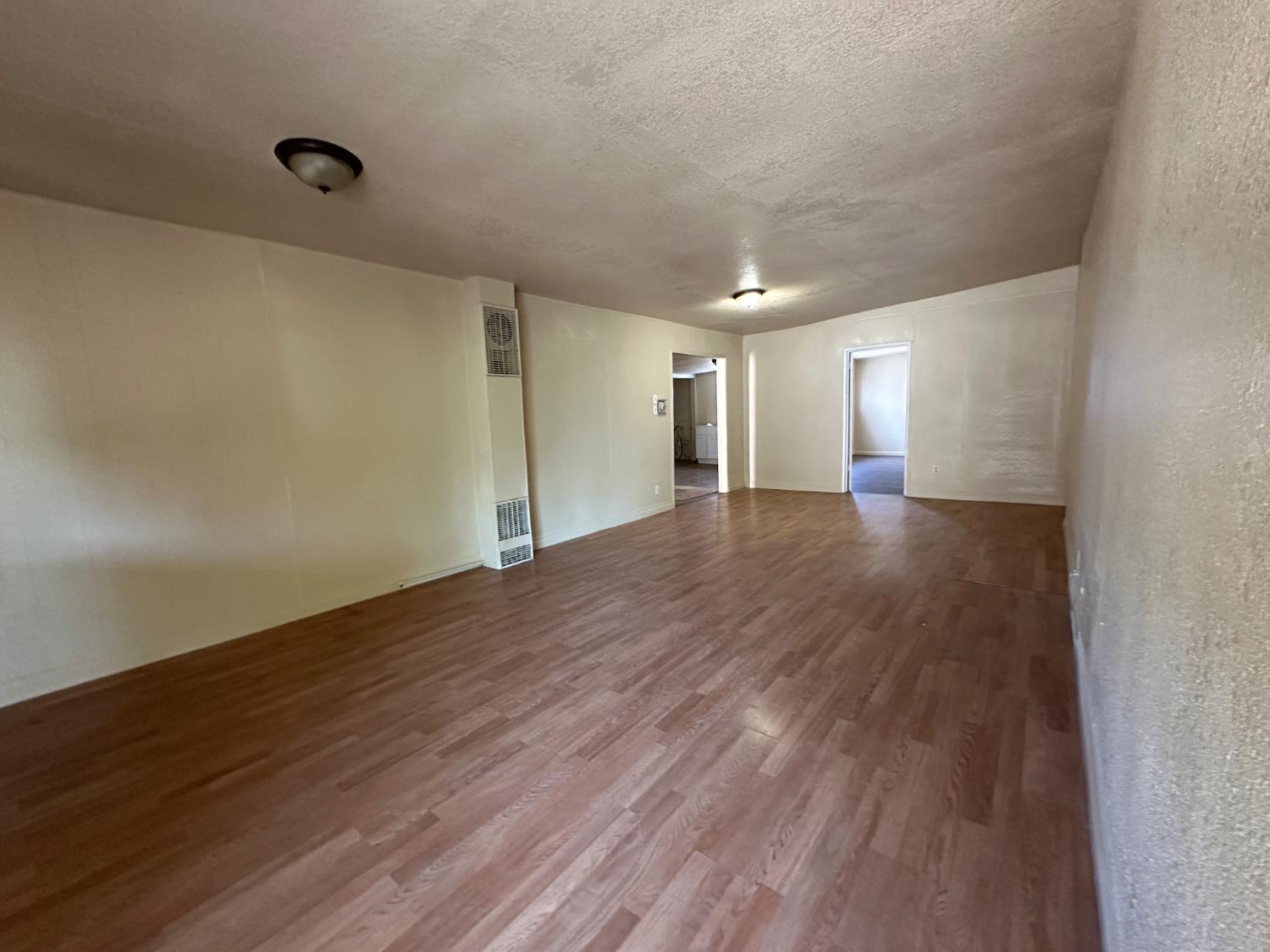 410 S Hughes Ave, Fresno, CA 93706