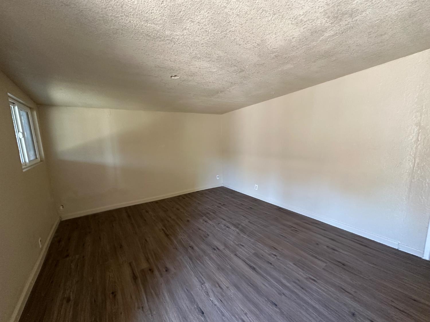 410 S Hughes Ave, Fresno, CA 93706