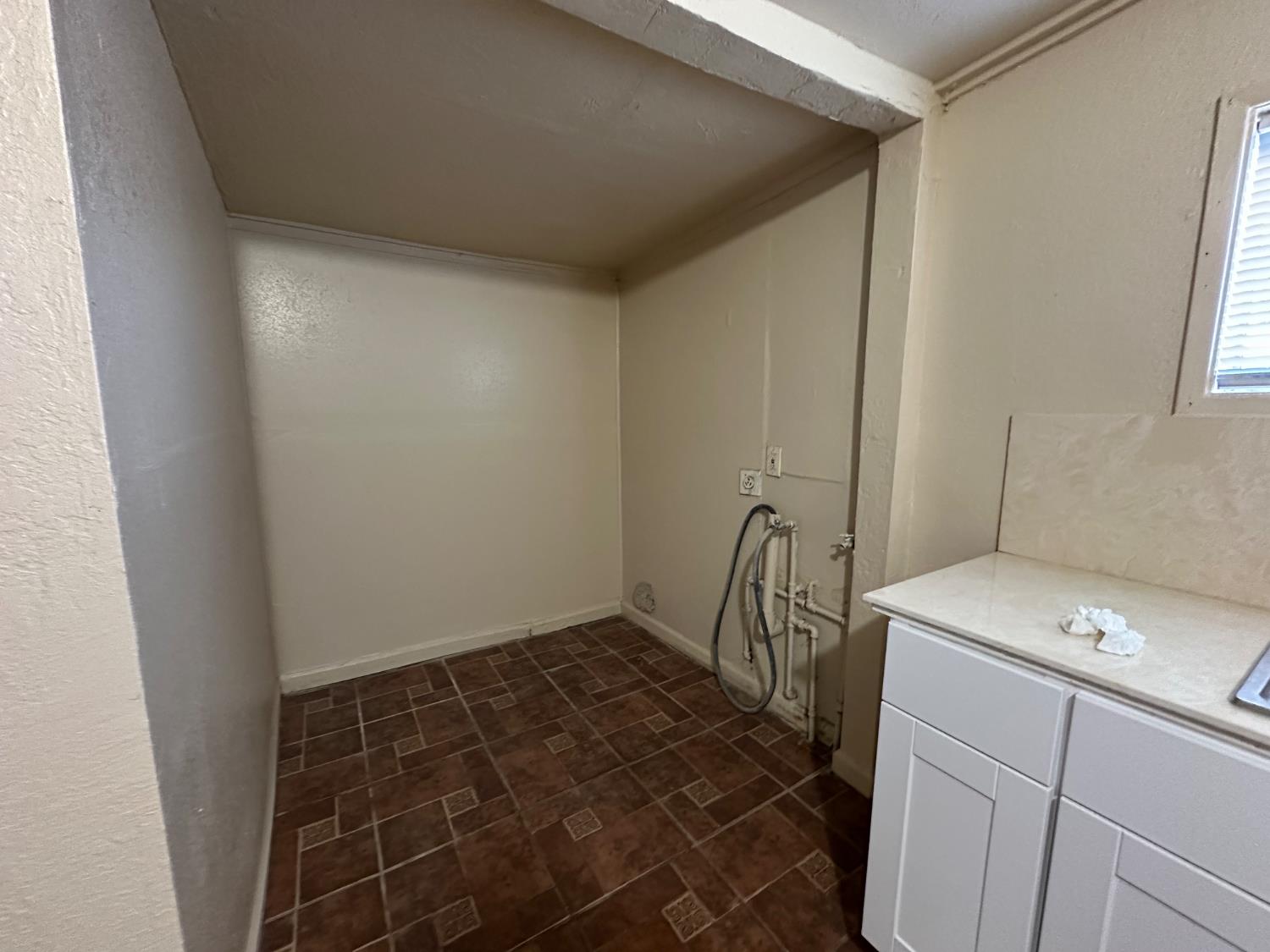 410 S Hughes Ave, Fresno, CA 93706