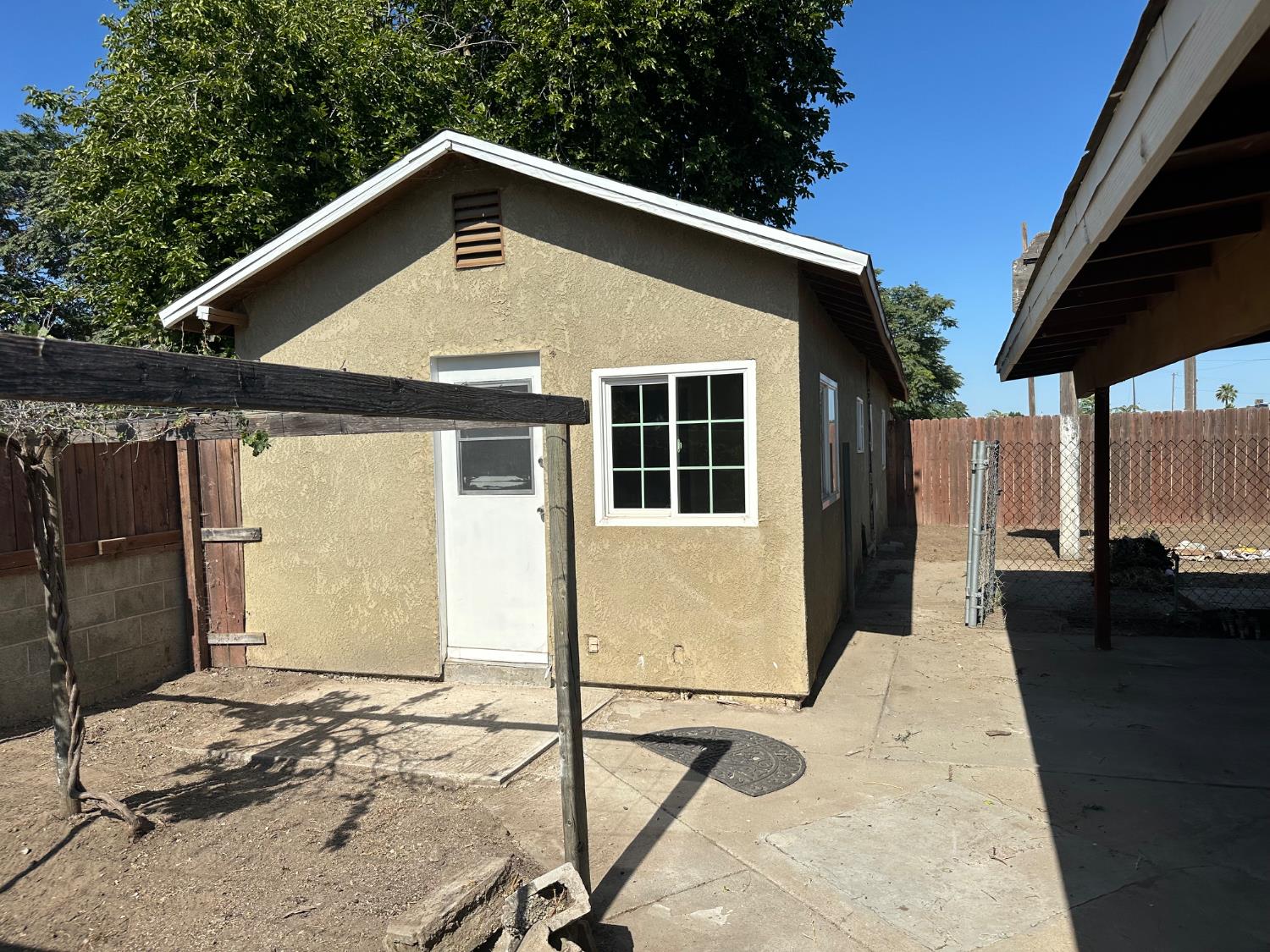 410 S Hughes Ave, Fresno, CA 93706