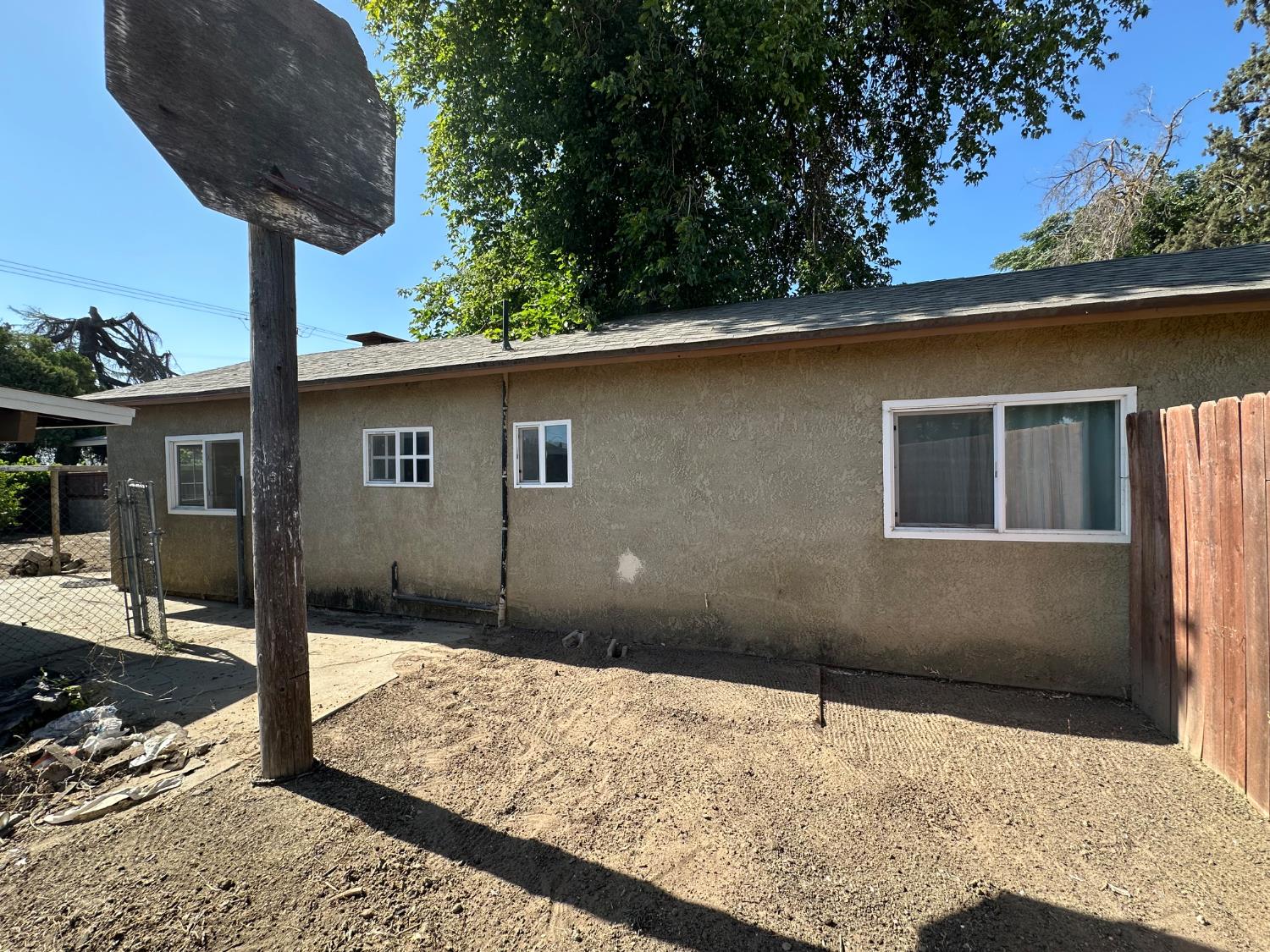 410 S Hughes Ave, Fresno, CA 93706