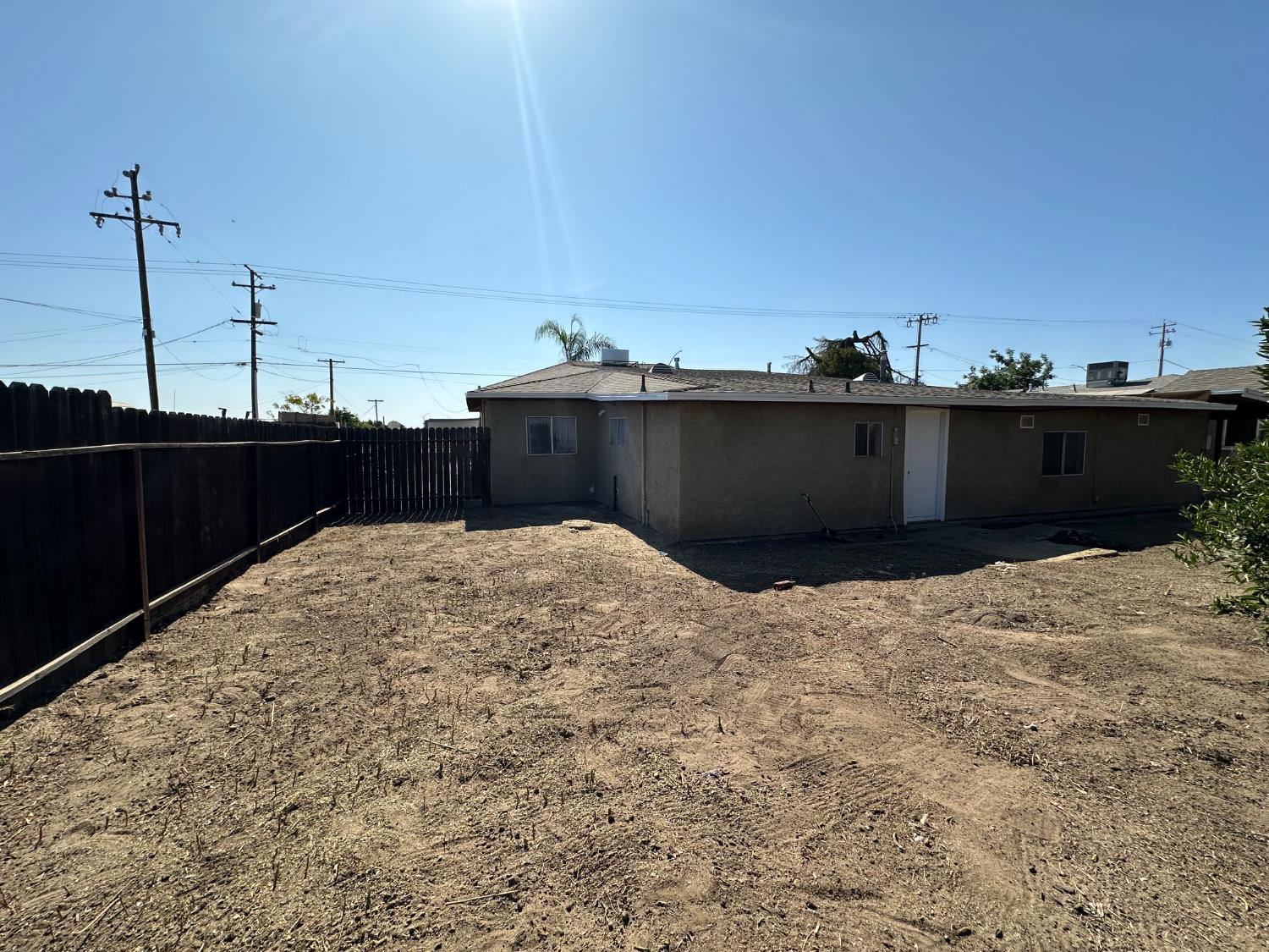 410 S Hughes Ave, Fresno, CA 93706