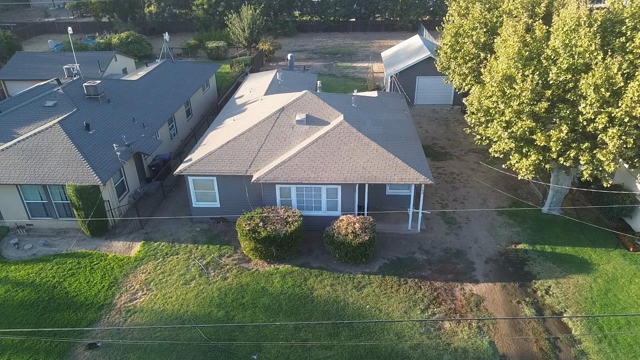 102 E Willamette Ave